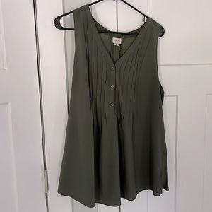 Green flowy tunic blouse